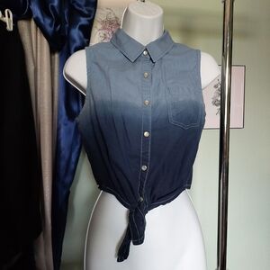 💜 Wallflower Blue Chambray Ombre Dye Sleeveless Button Down Tie Top, Size M